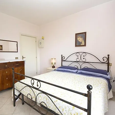 Semesterbostad Sleeps 6 Wifi Cellino Attanasio