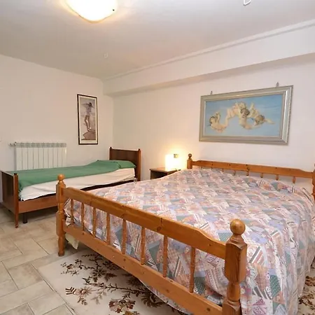 Semesterbostad Sleeps 6 Wifi